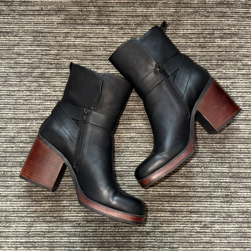 Korks Marcie Patform Boots Black Leather Size 10